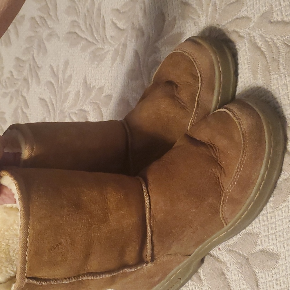 LL.Bean size 6 super comfortable and warm used but in good condition